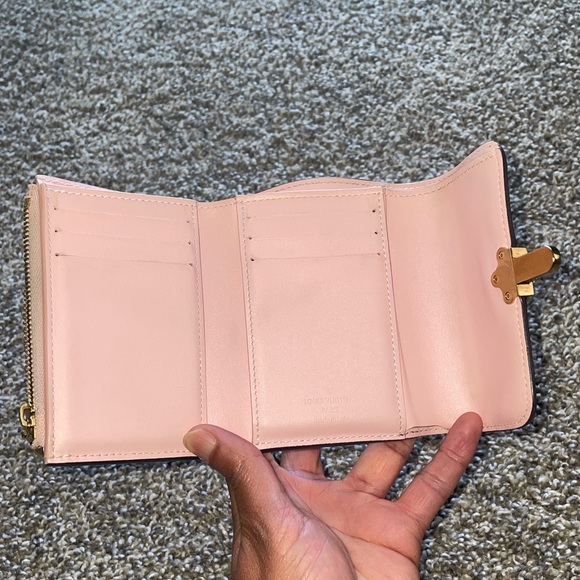 Preowned Louis Vuitton Portefeuille Cherrywood Monogram Vernis trifold Wallet - Picture 3 of 8